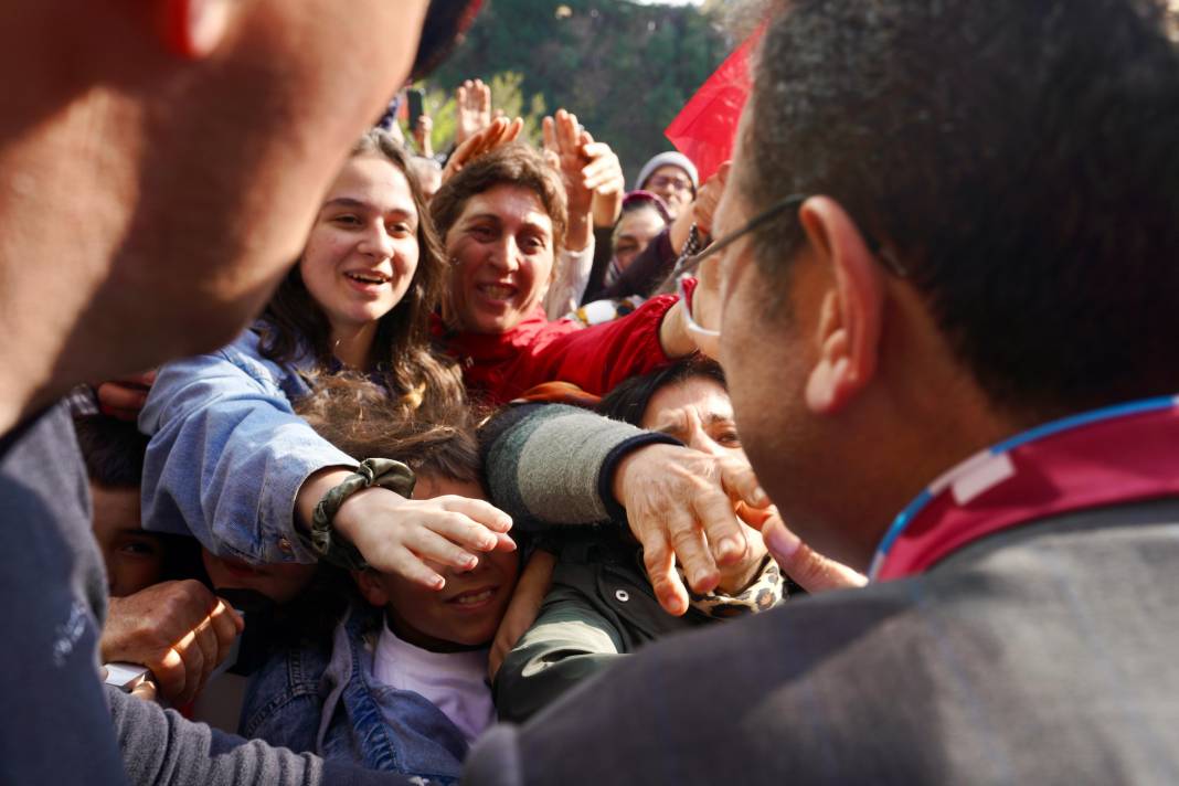 İmamoğlu'nun Ortahisar Ziyaretine, Trabzonlular Sel Oldu Aktı! İşte Halkın Coşkulu Karşılaması 16